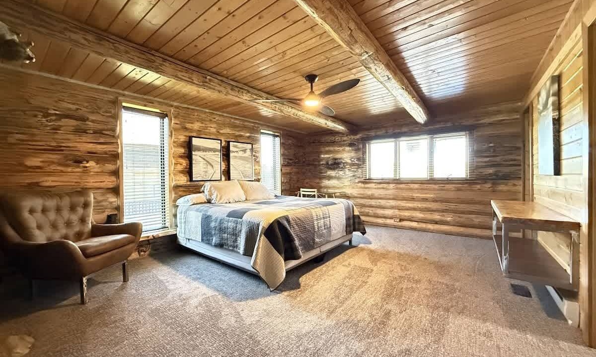 Photo of Bathroom in Island Park