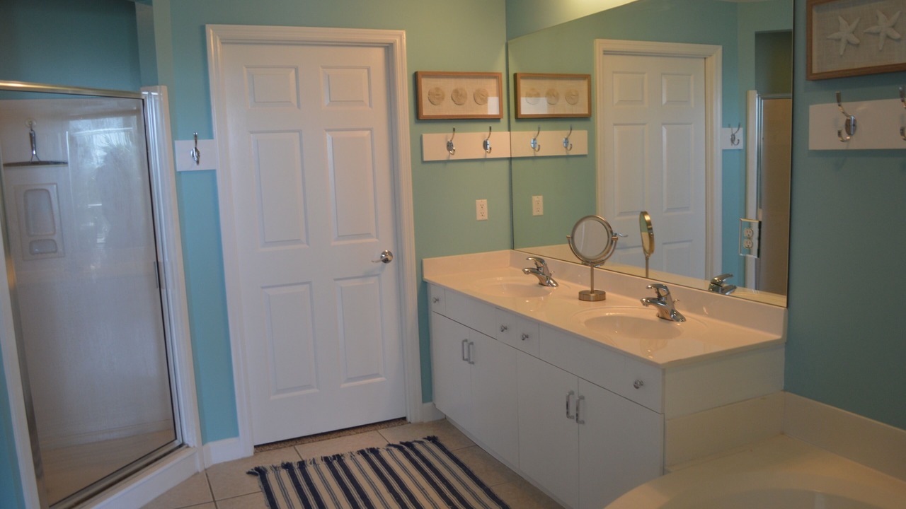 Photo of Bathroom in Thomas Drive