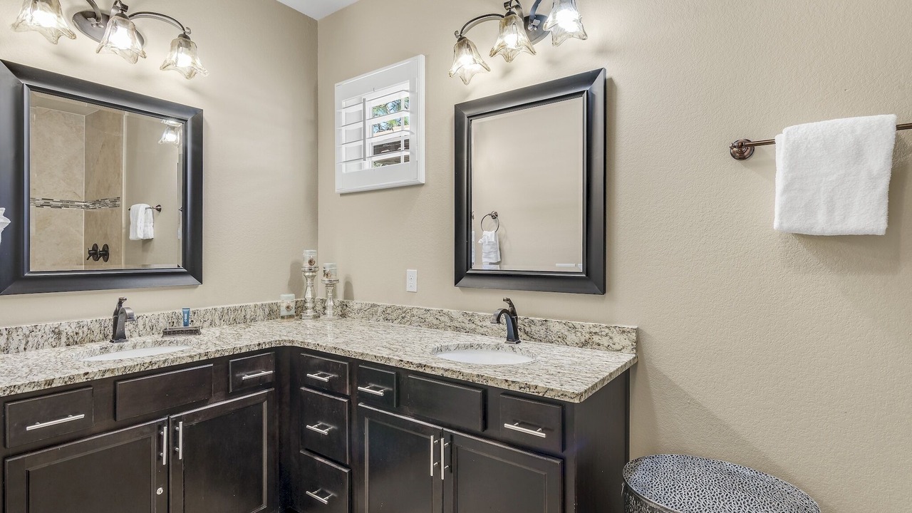 Photo of Bathroom in Villa Lago