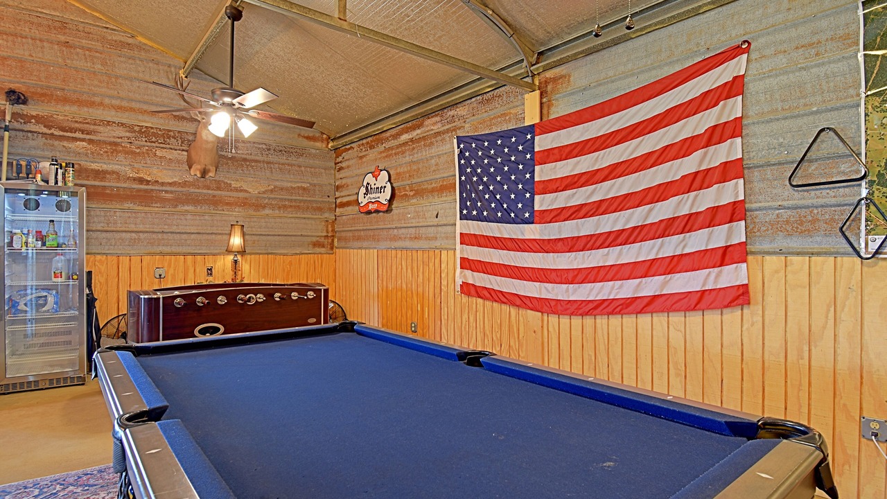 Photo of Bedroom in Waelder
