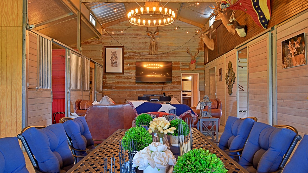 Photo of Bedroom in Waelder