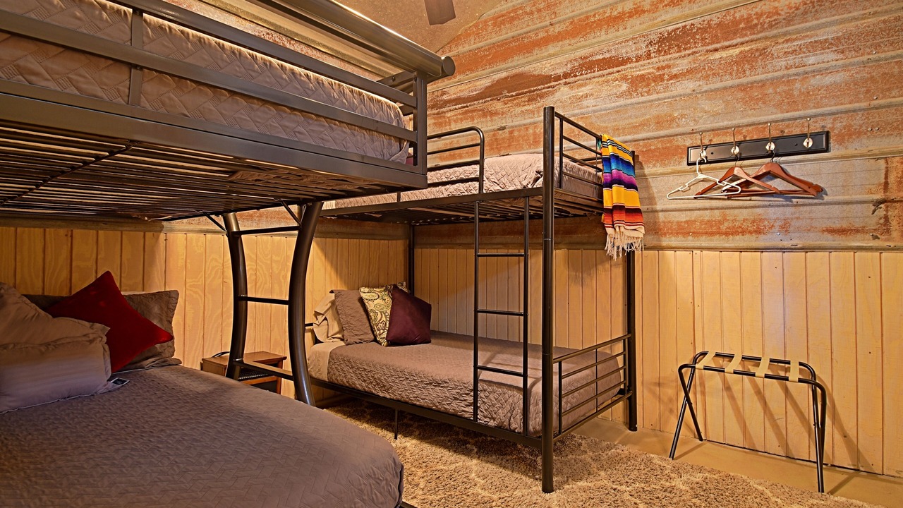 Photo of Bedroom in Waelder