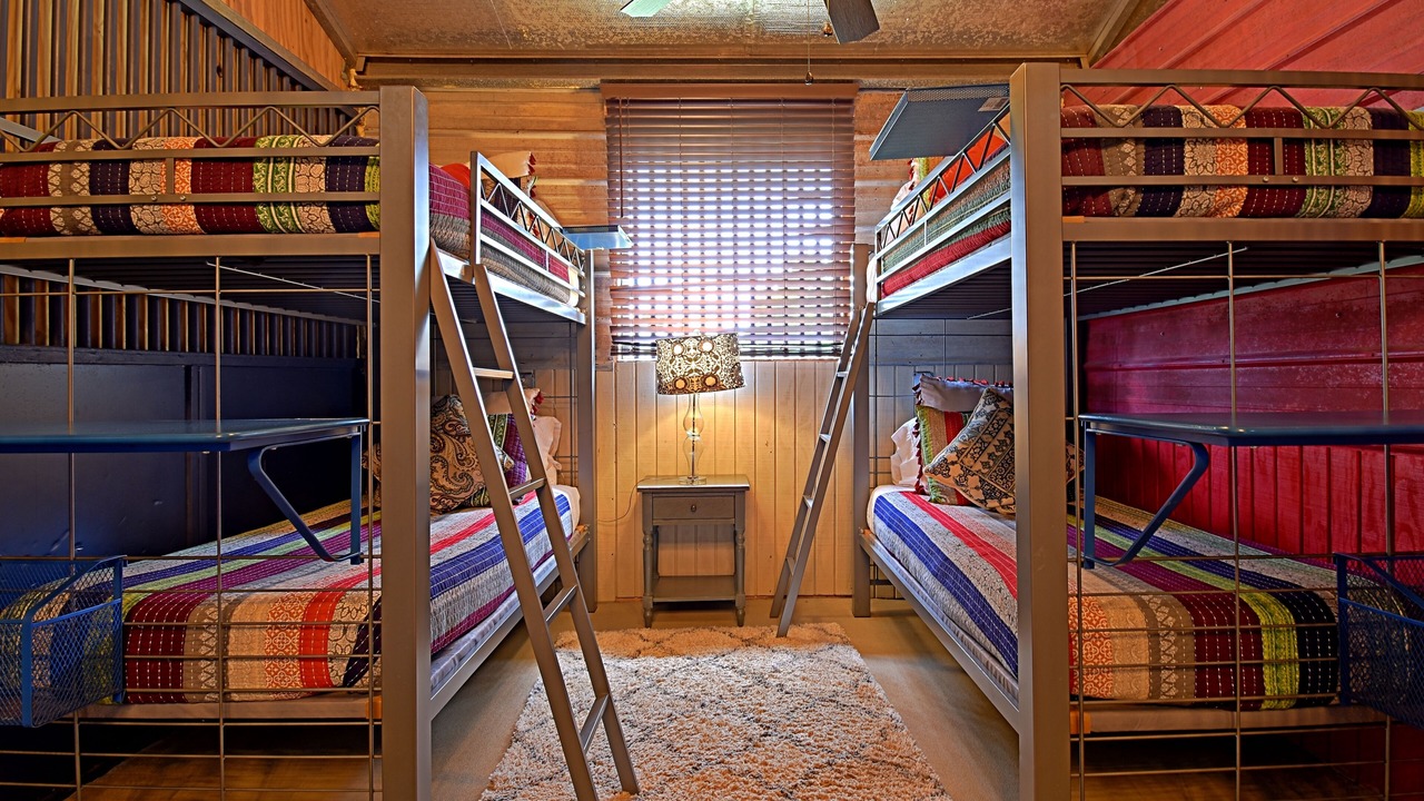 Photo of Bedroom in Waelder