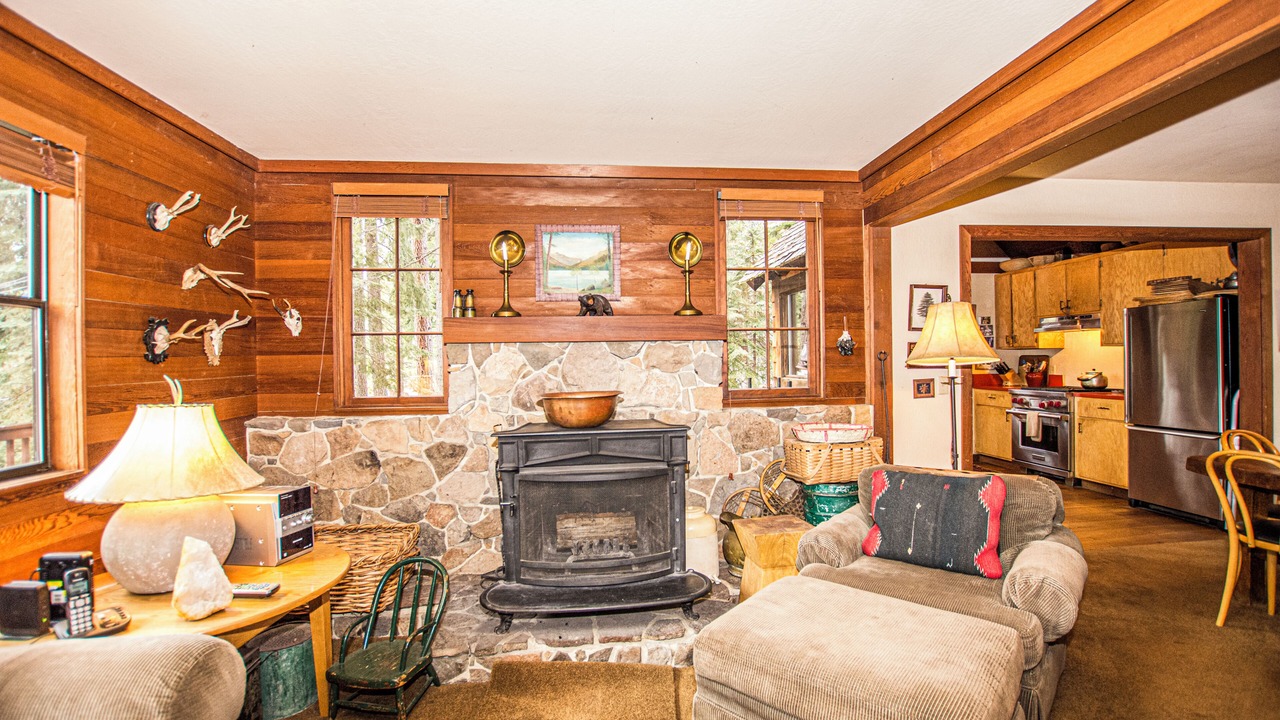 Photo of Livingroom in Cedar Flat