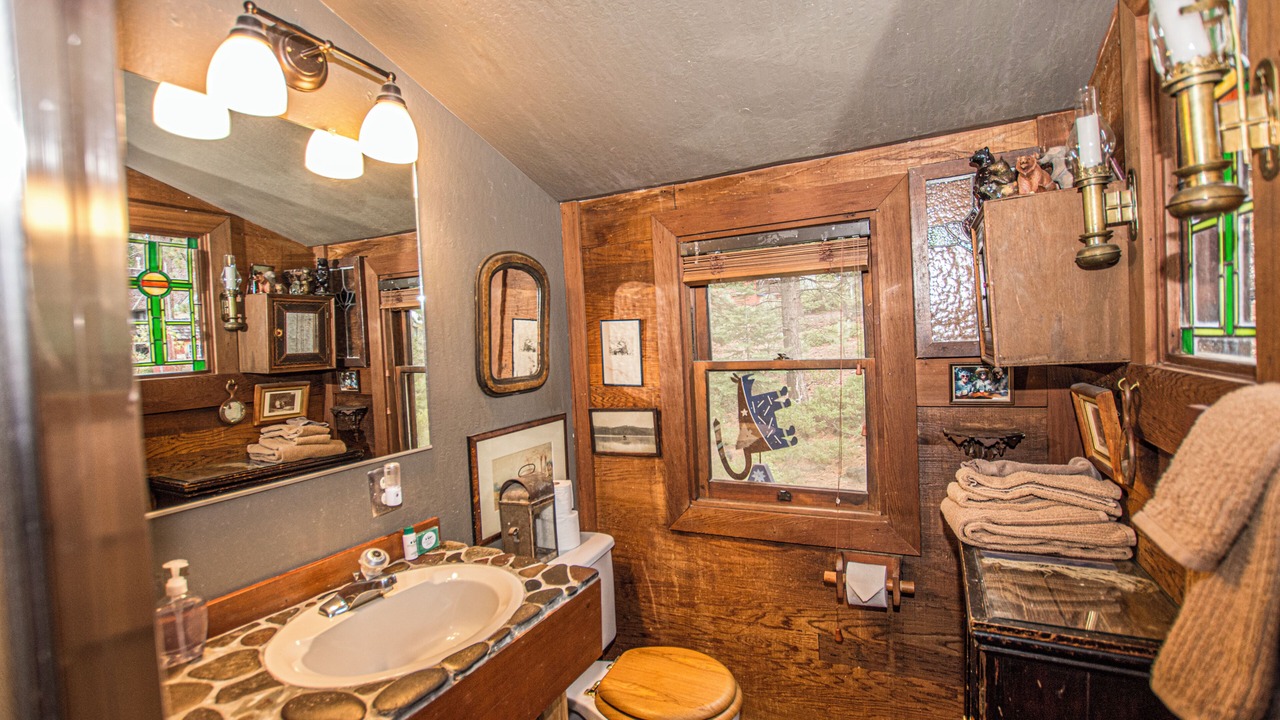 Photo of Bathroom in Cedar Flat