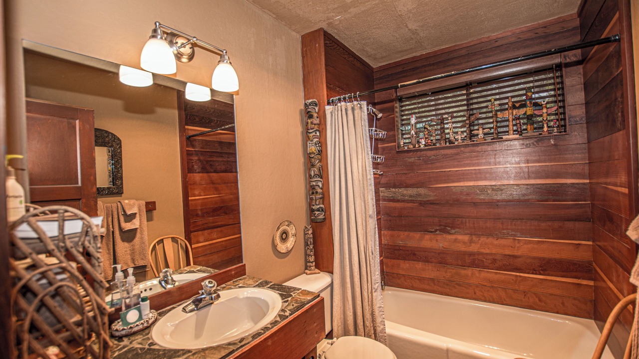 Photo of Bathroom in Cedar Flat