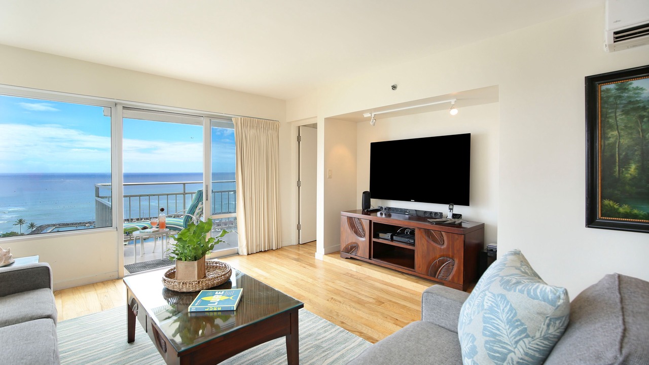 Photo of Livingroom in Waikiki