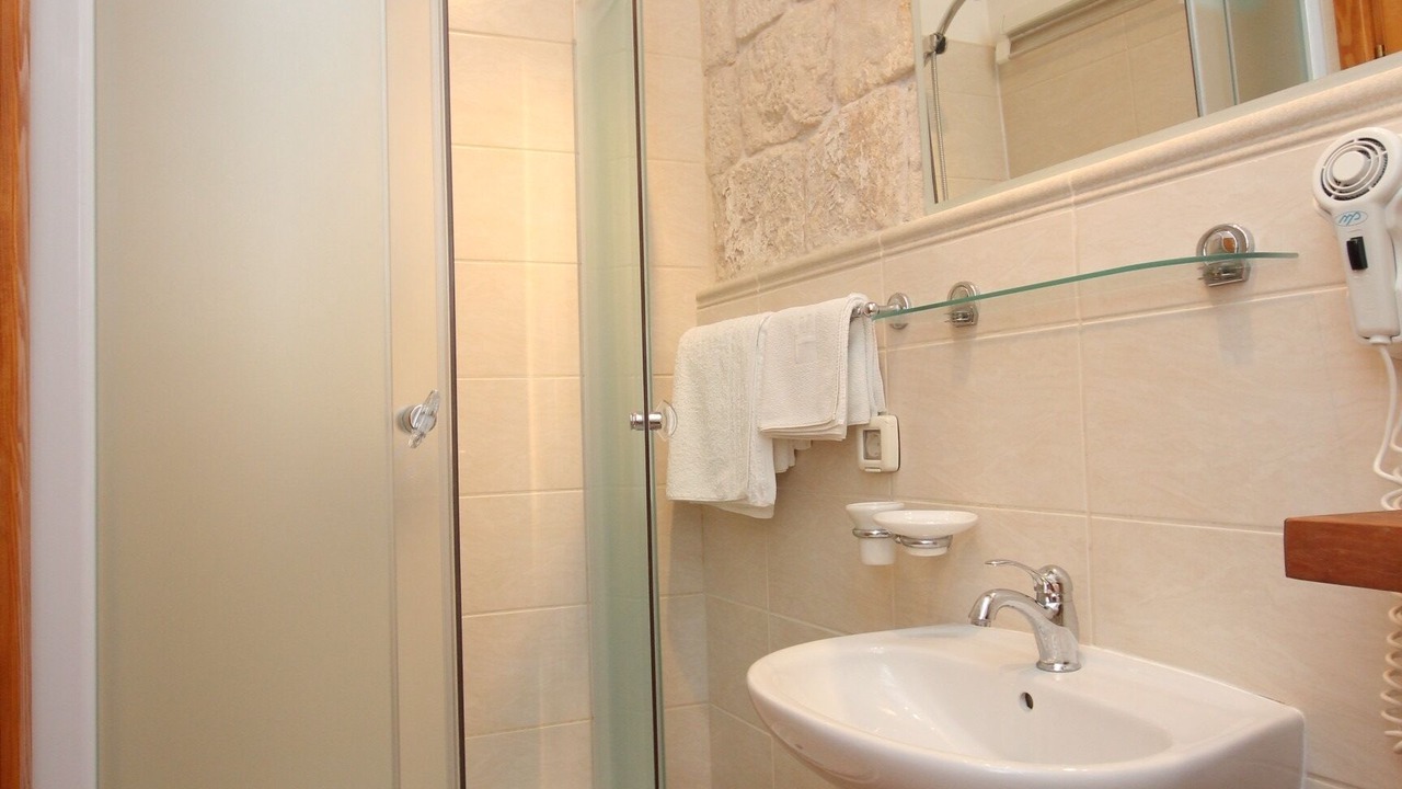 Photo of Bathroom in Komiza