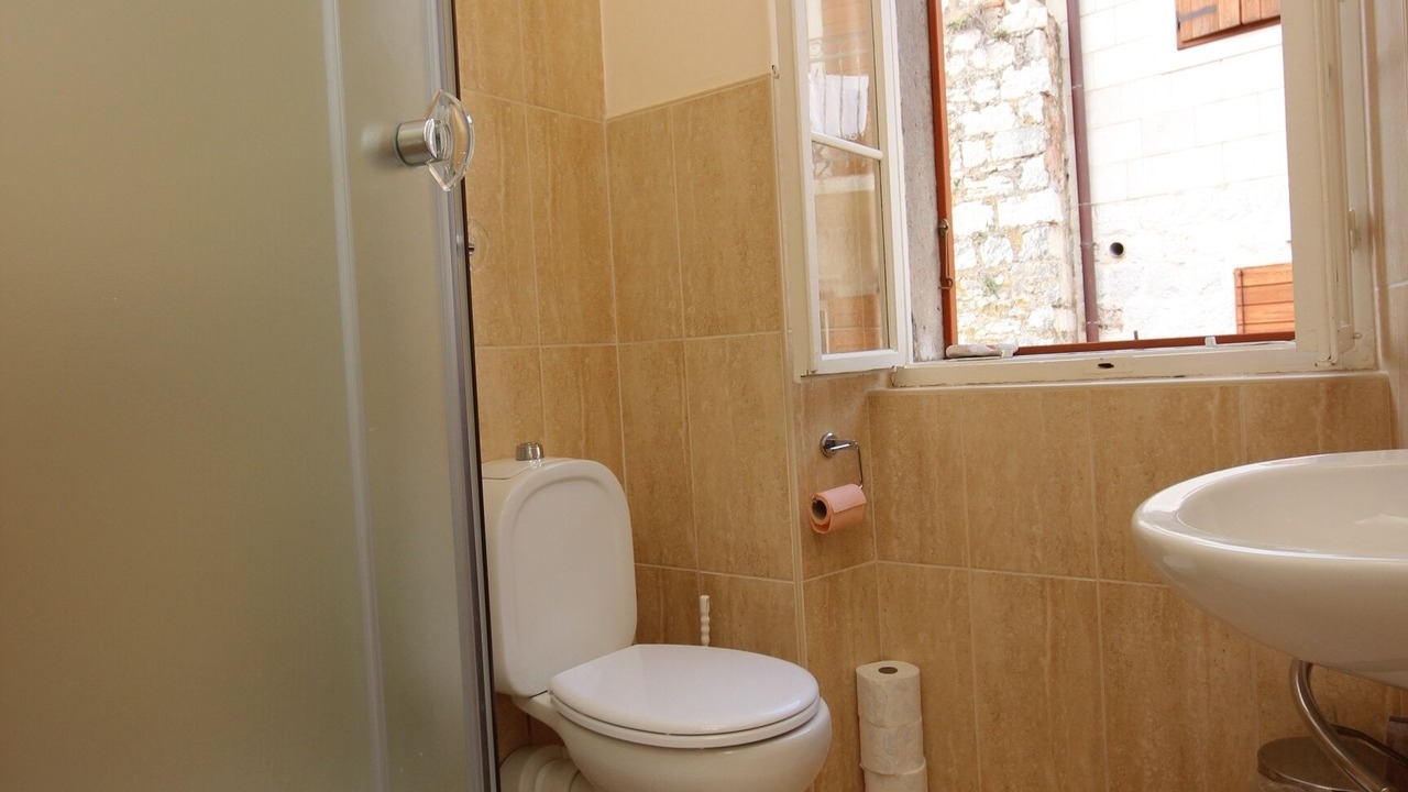 Photo of Bathroom in Komiza