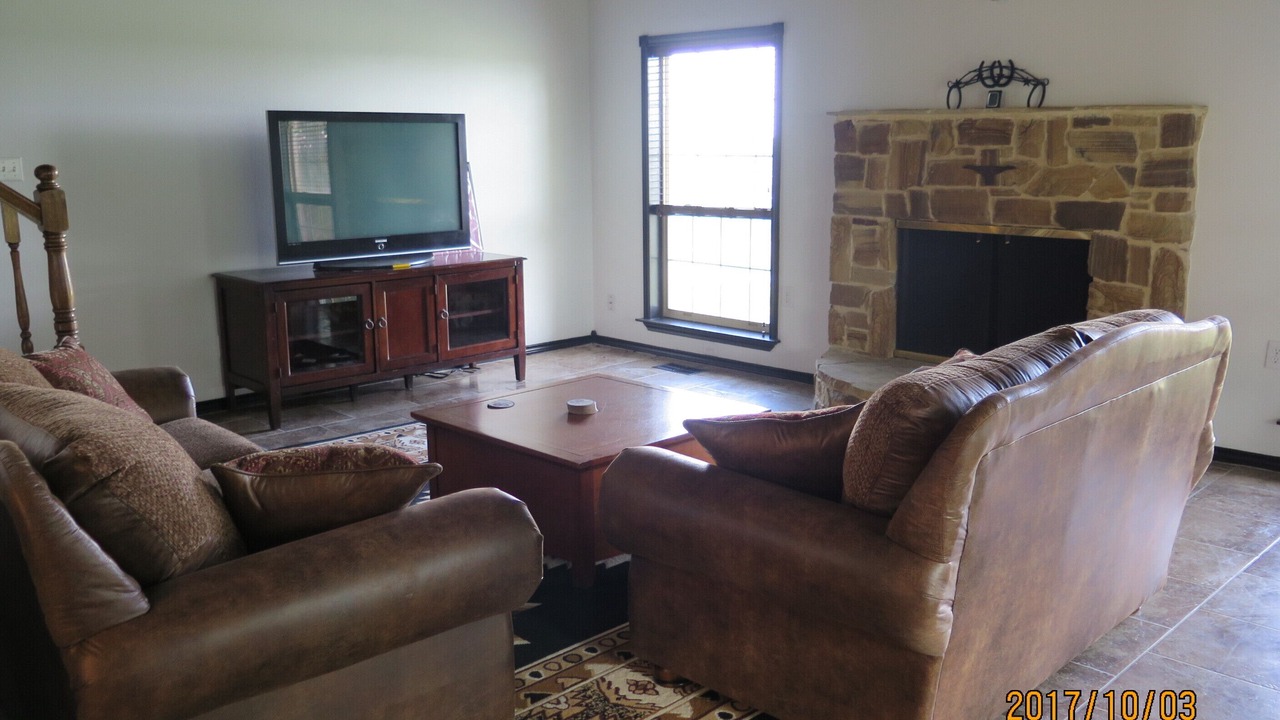 Photo of Livingroom in Farmersville