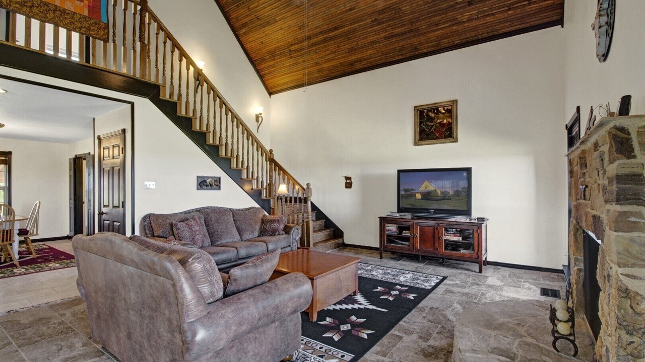 Photo of Livingroom in Farmersville