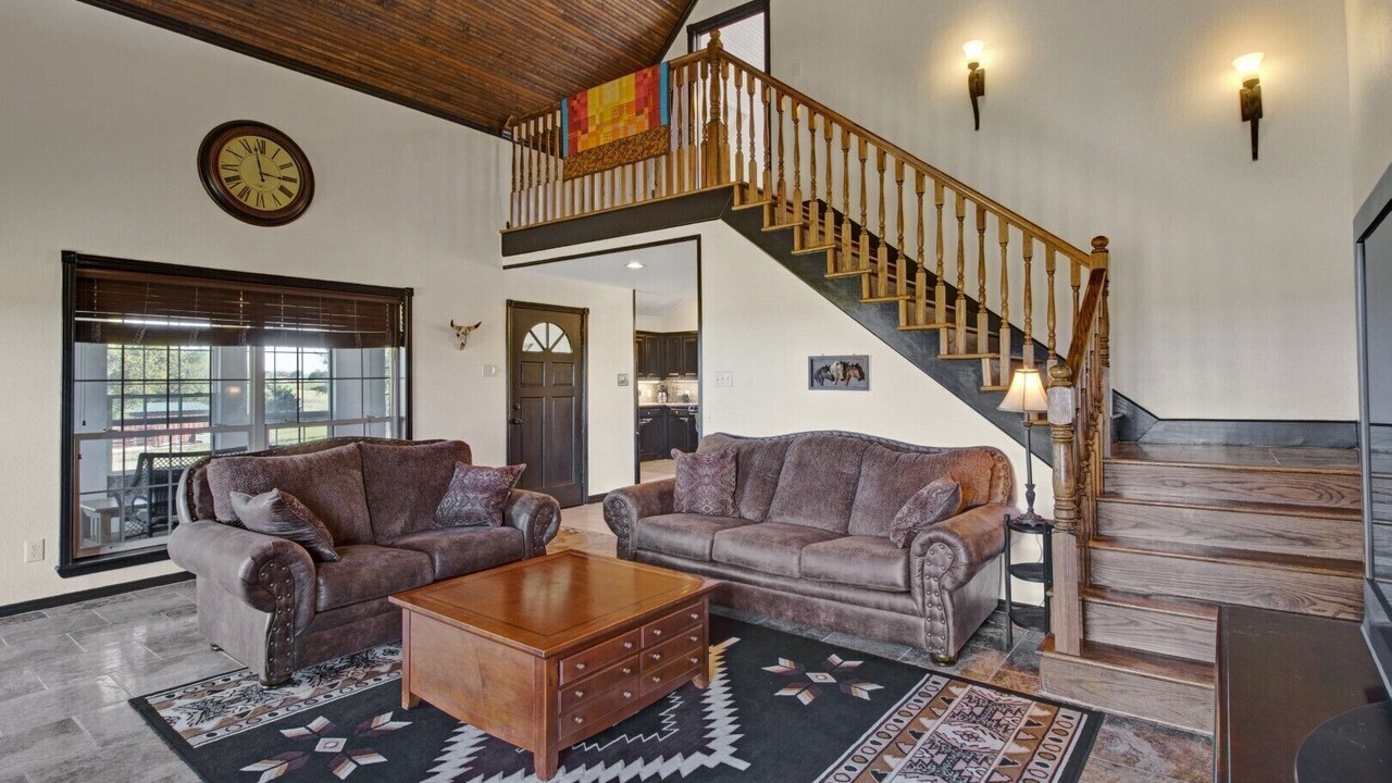 Photo of Livingroom in Farmersville