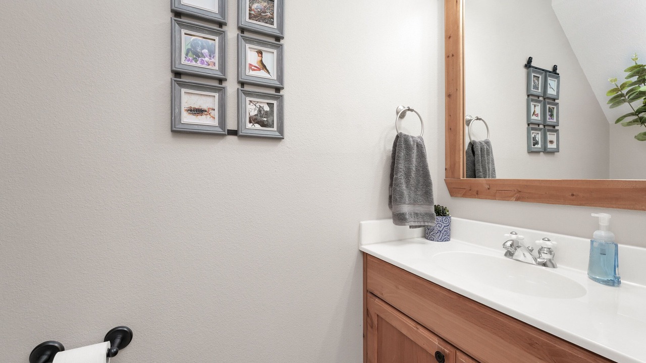 Photo of Bathroom in Reeds Spring