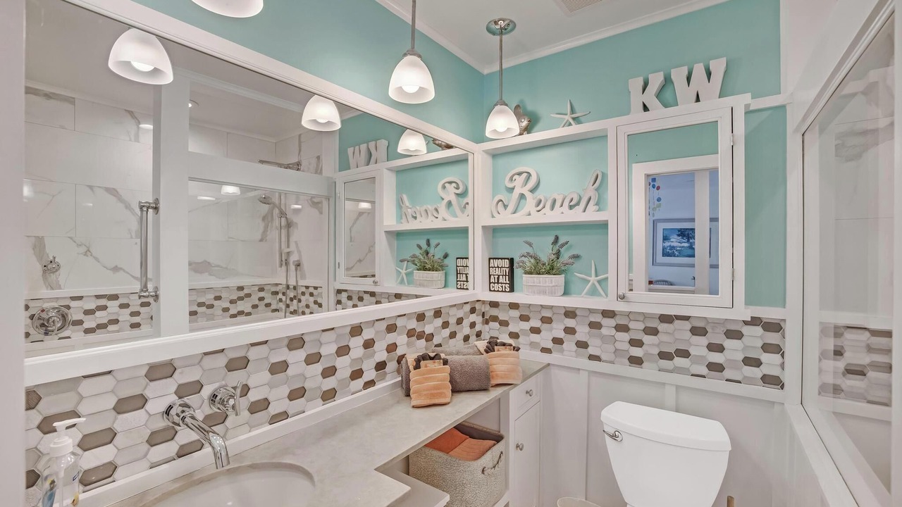 Photo of Bathroom in Truman Annex