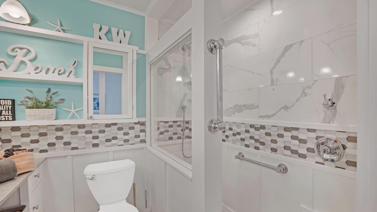 Photo of Bathroom in Truman Annex