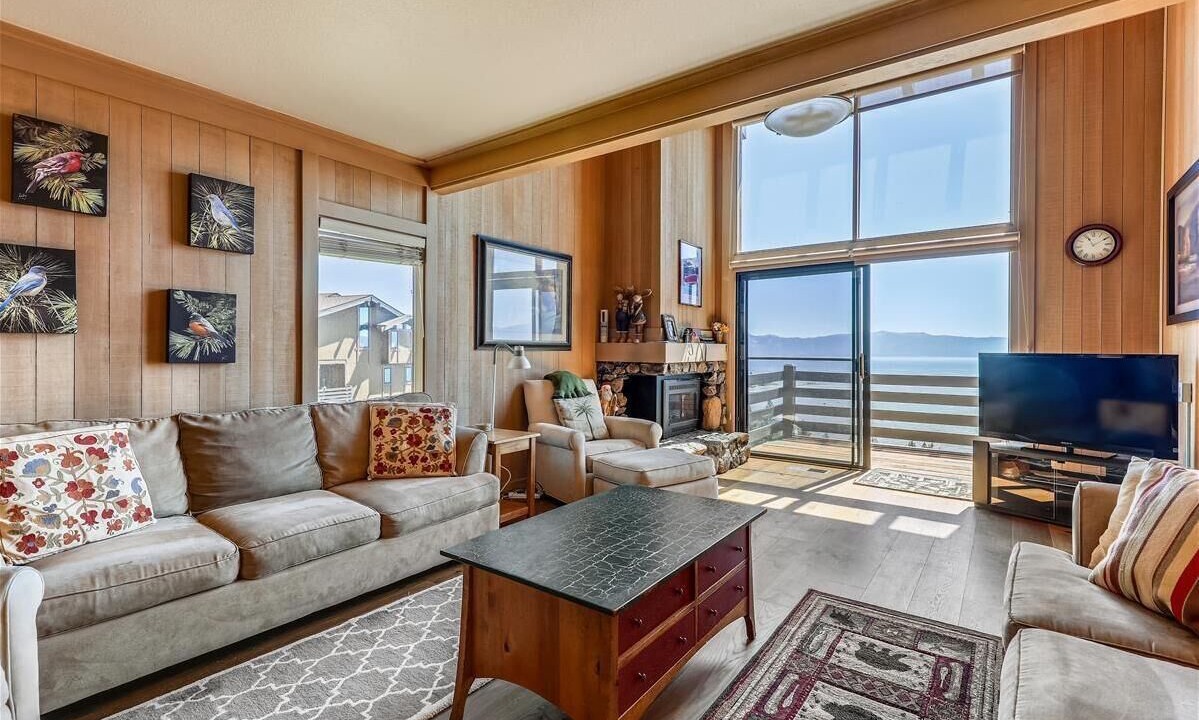 Photo of Livingroom in Tahoe City