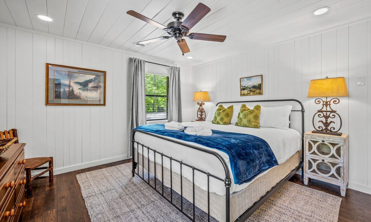 Photo of Bedroom in Chalet Village