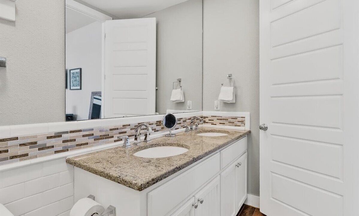 Photo of Bathroom in Cinnamon Shore