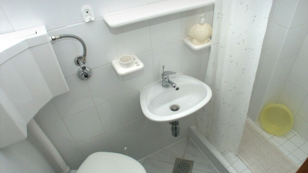 Photo of Bathroom in Komiza