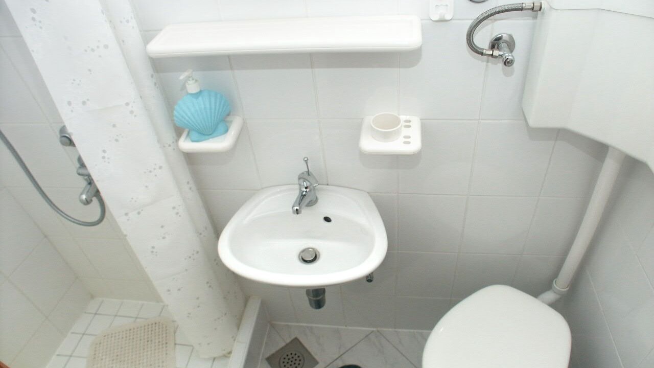 Photo of Bathroom in Komiza