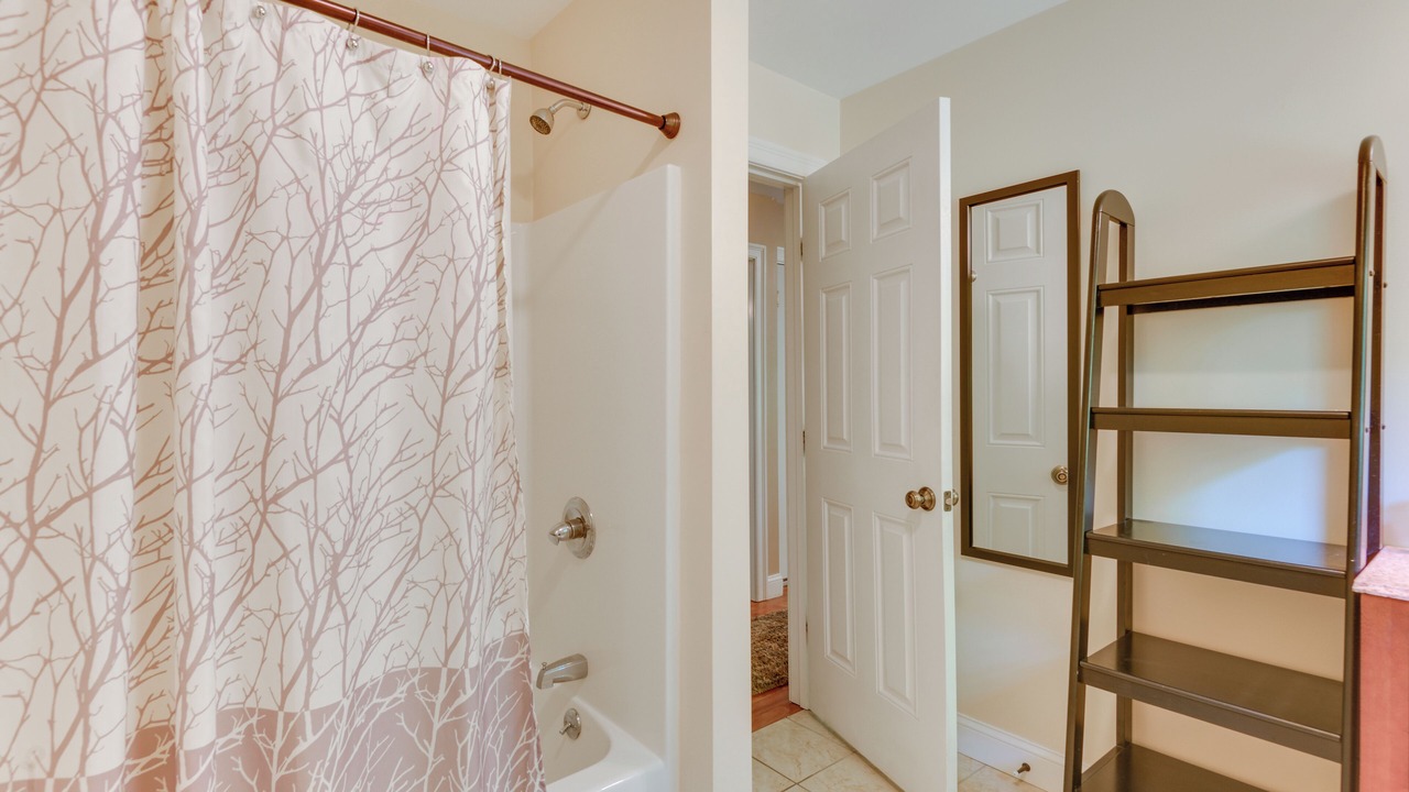 Photo of Bathroom in Town of Webb