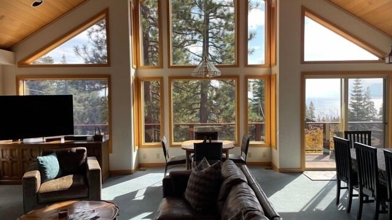 Photo of Livingroom in Lake Forest