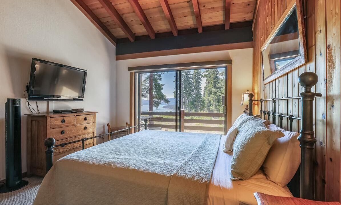Photo of Bedroom in Tahoe City