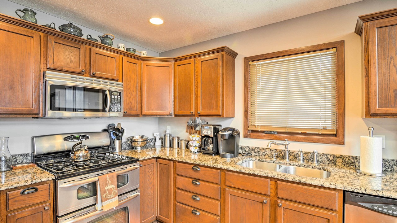 Photo of Kitchen in Higgins Lake