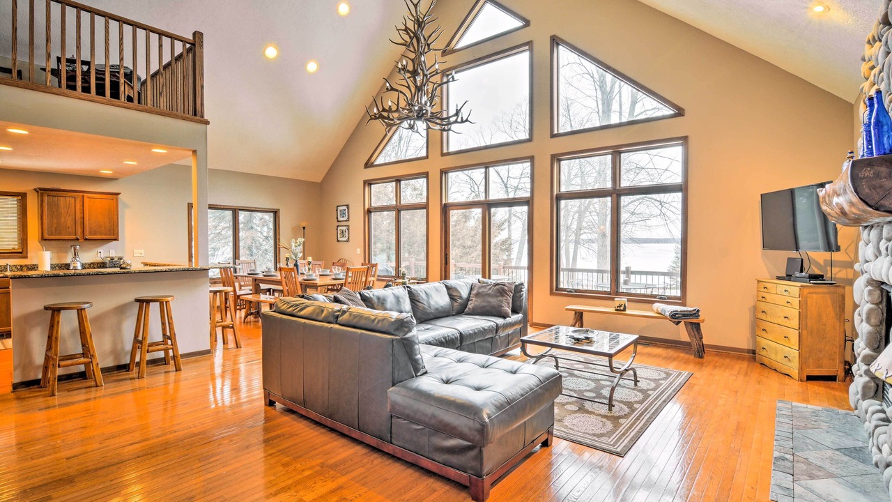 Photo of Livingroom in Higgins Lake