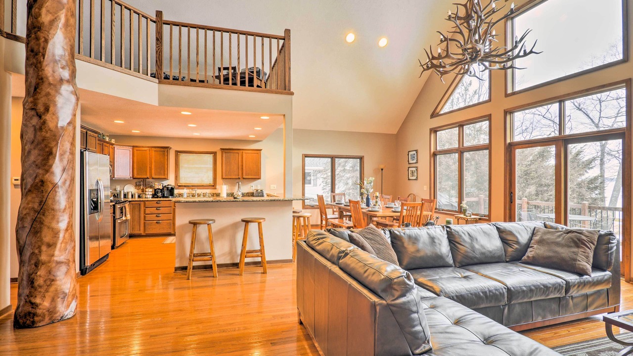 Photo of Livingroom in Higgins Lake