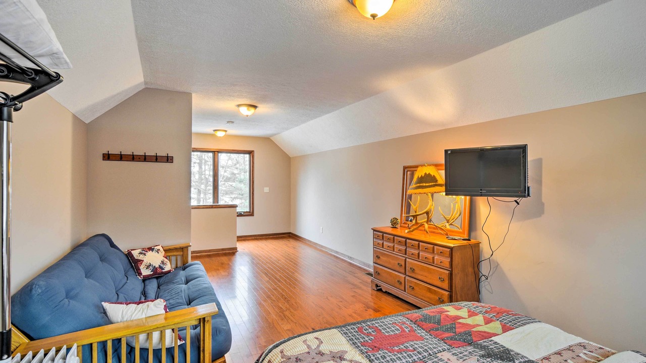 Photo of Bedroom in Higgins Lake