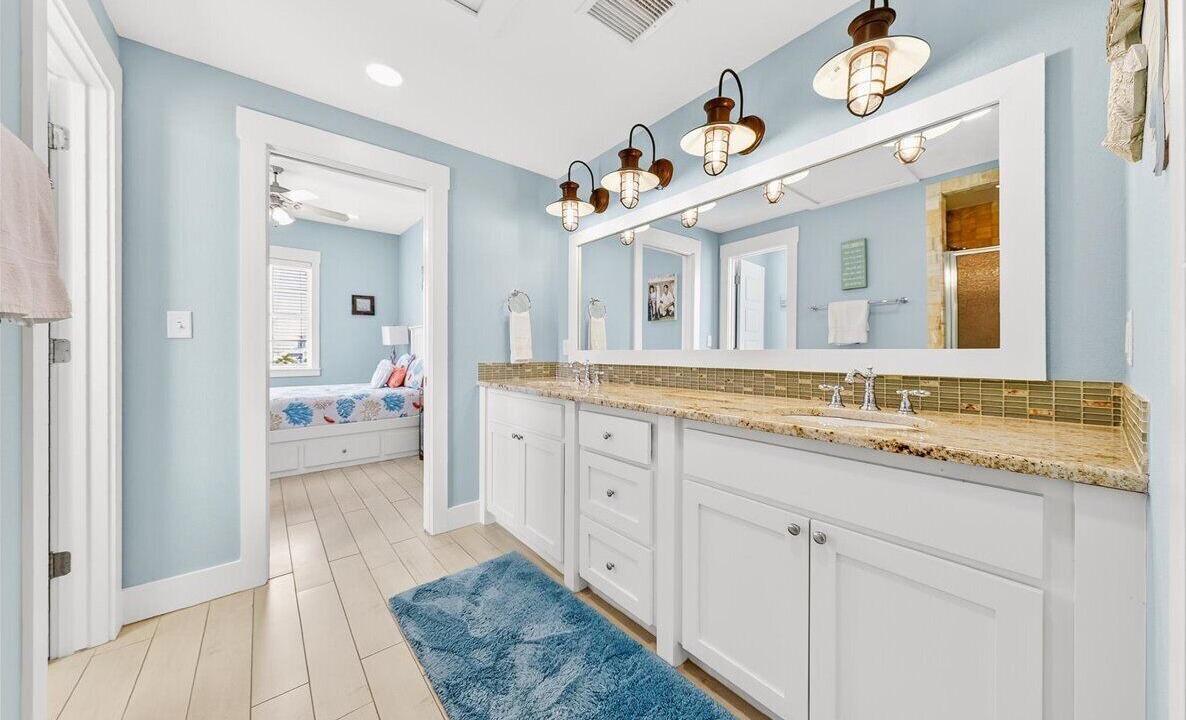 Photo of Bathroom in Cinnamon Shore