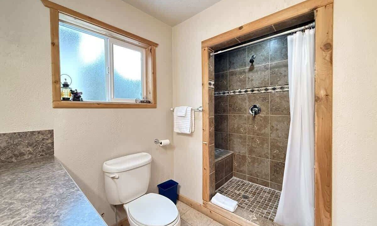 Photo of Bathroom in Island Park
