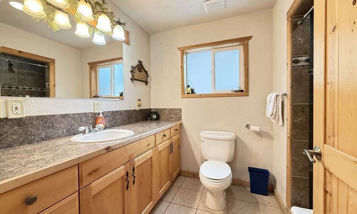 Photo of Bathroom in Island Park