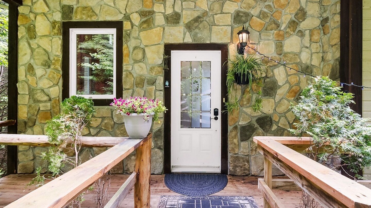 Photo of Patio Balcony in Saint-Faustin-Lac-Carre
