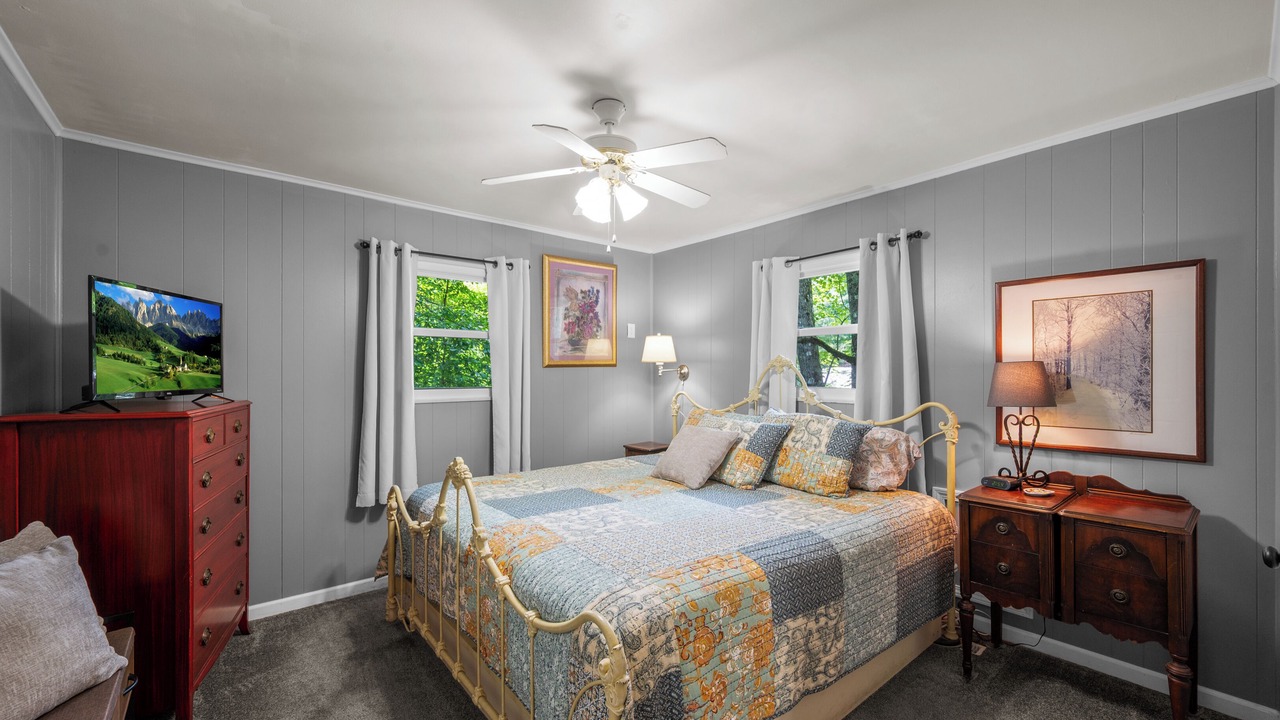 Photo of Bedroom in Townsend