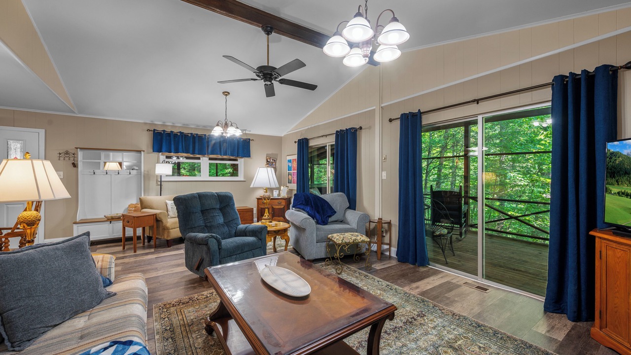 Photo of Livingroom in Townsend
