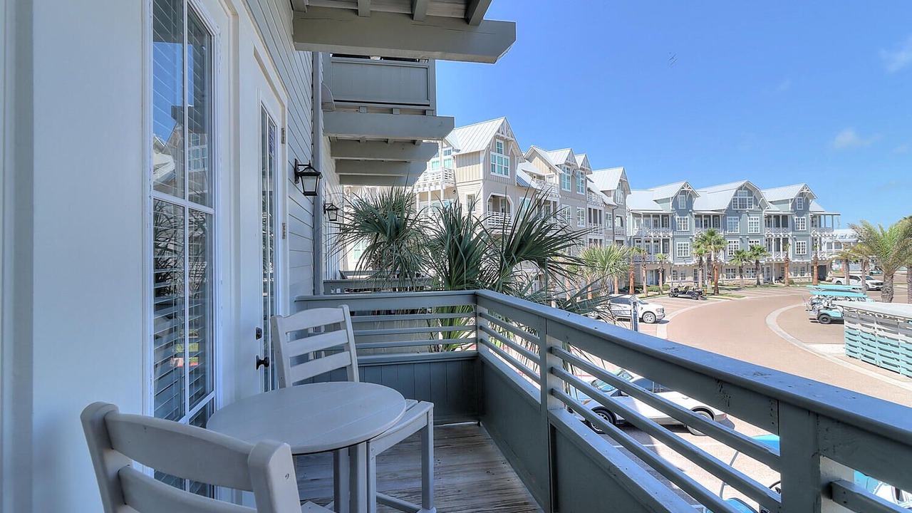 Photo of Patio Balcony in Cinnamon Shore