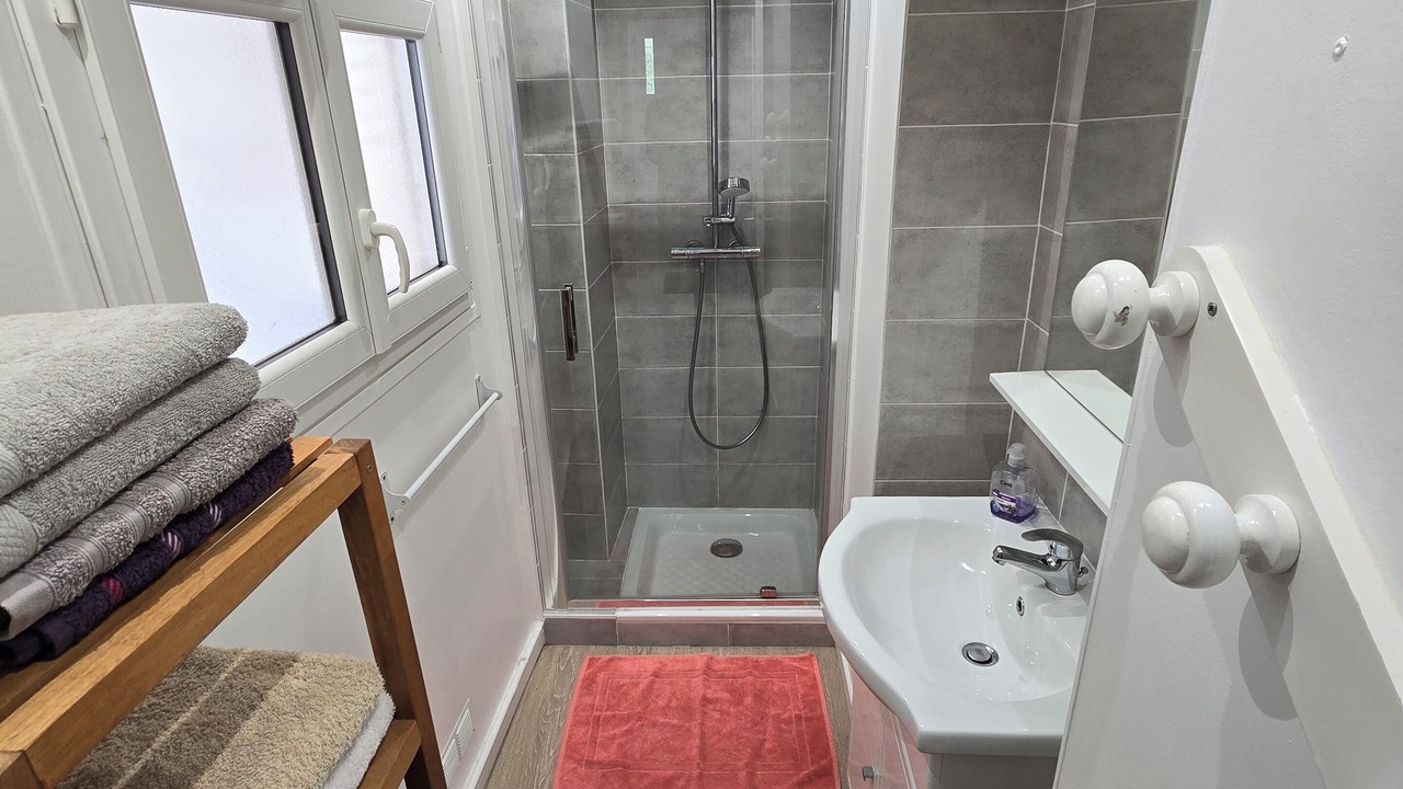 Photo of Bathroom in Frepillon