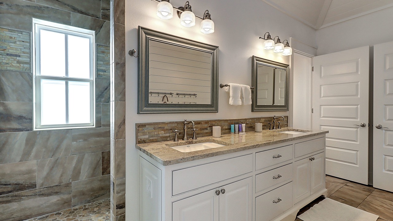 Photo of Bathroom in Cinnamon Shore