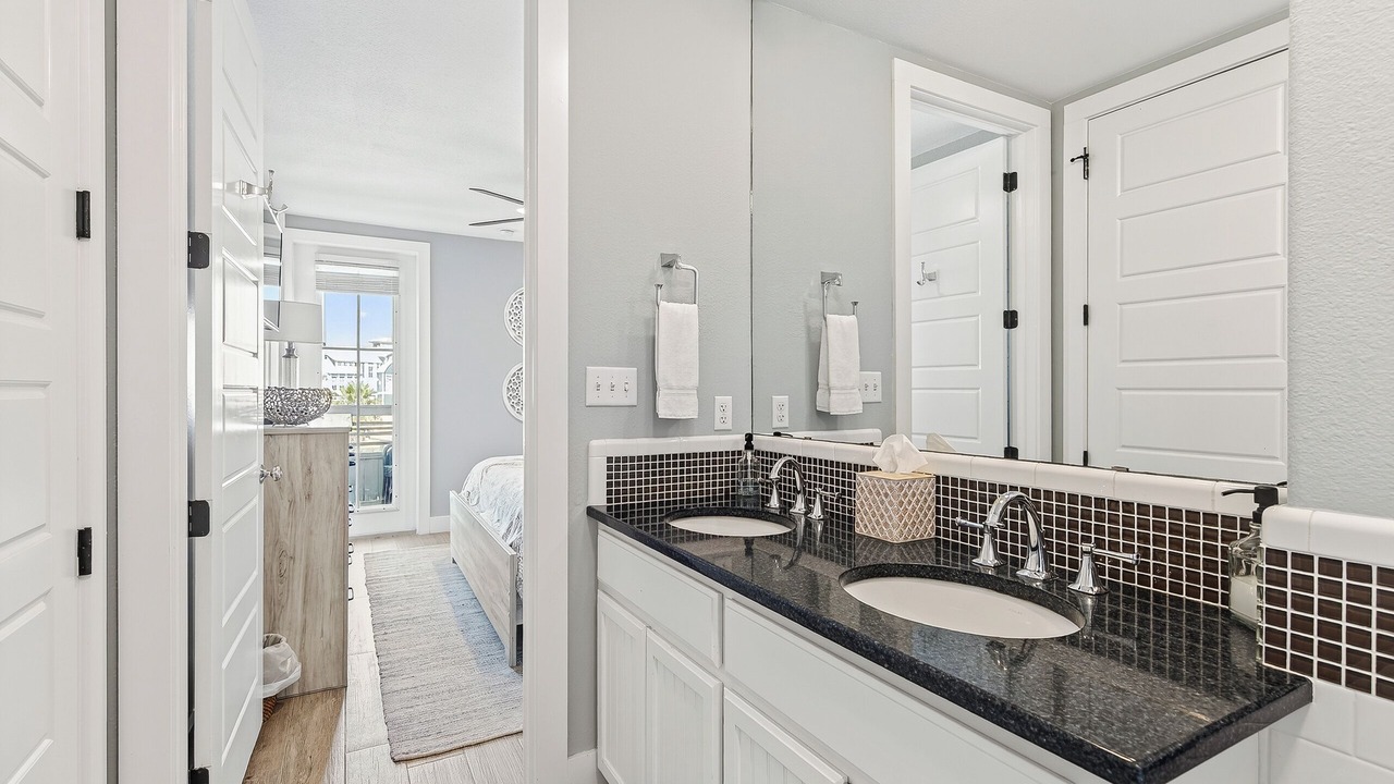 Photo of Bathroom in Cinnamon Shore