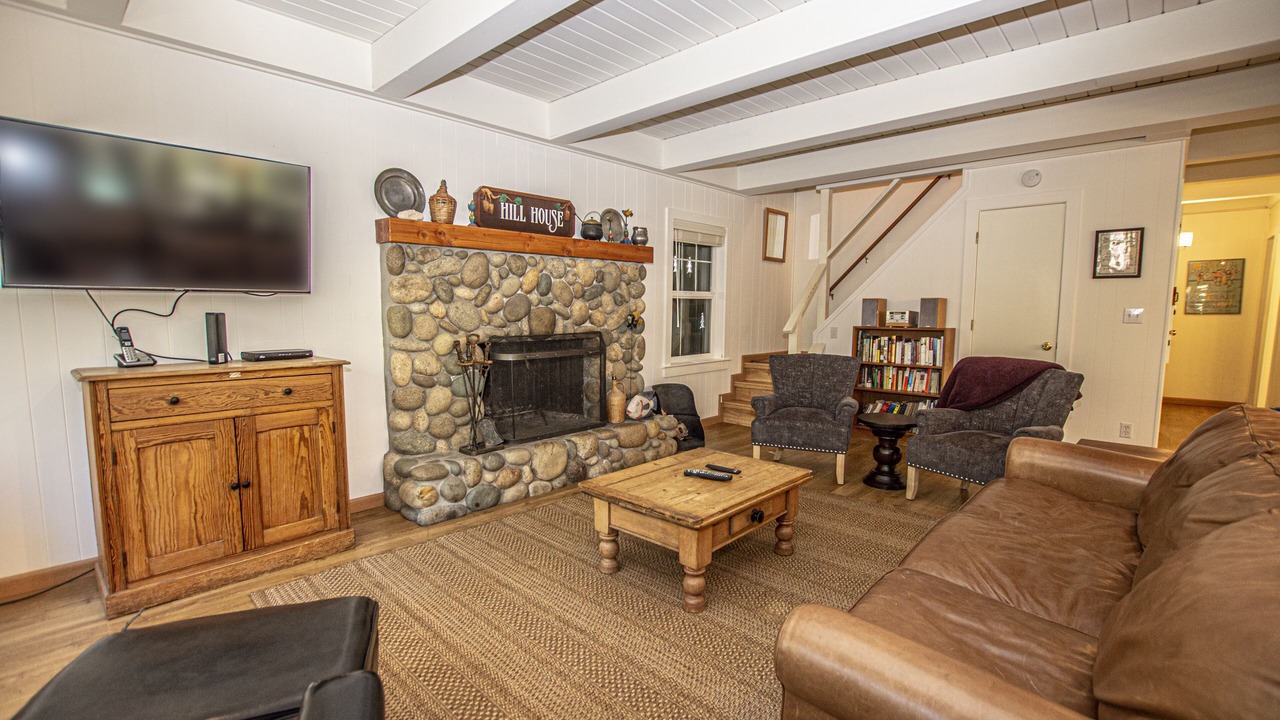Photo of Livingroom in Tahoe Pines