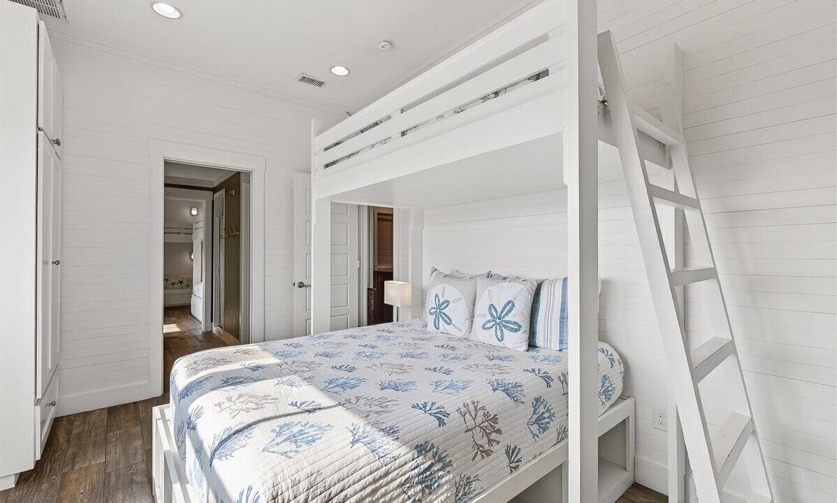 Photo of Bedroom in Cinnamon Shore