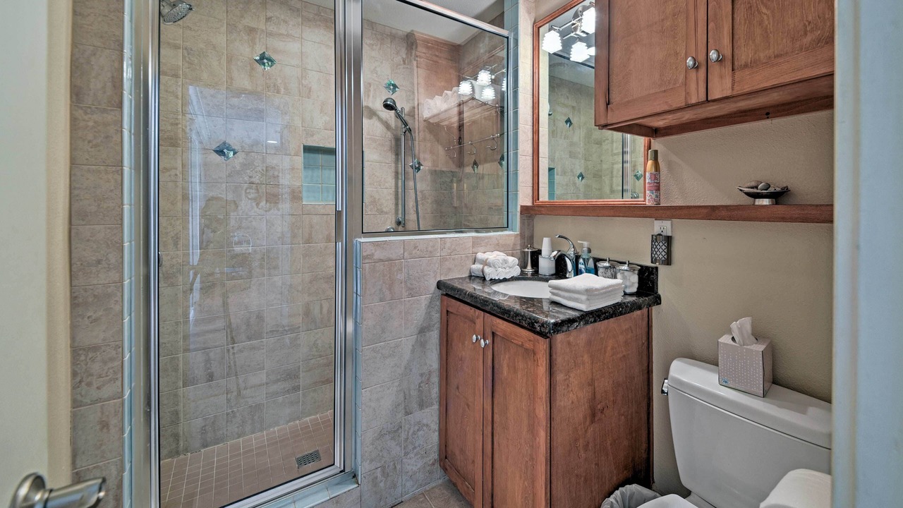 Photo of Bathroom in Pirates Beach