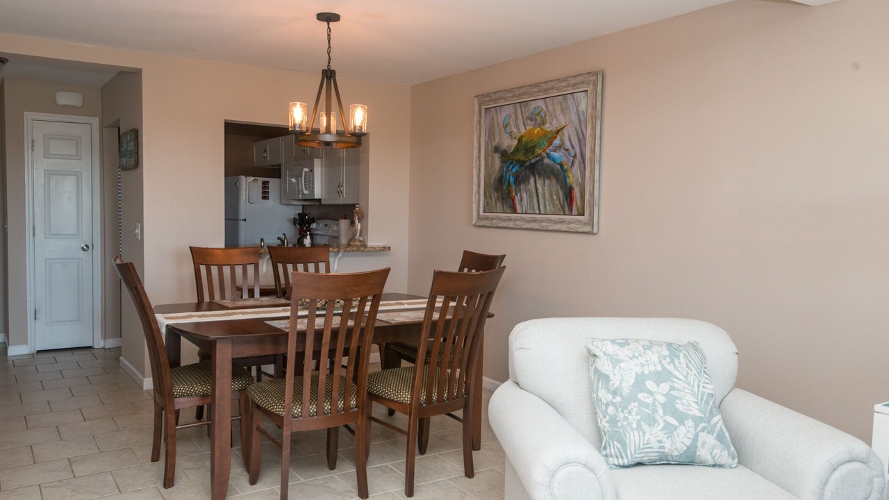 Photo of Livingroom in Oceanmarsh Subdivision
