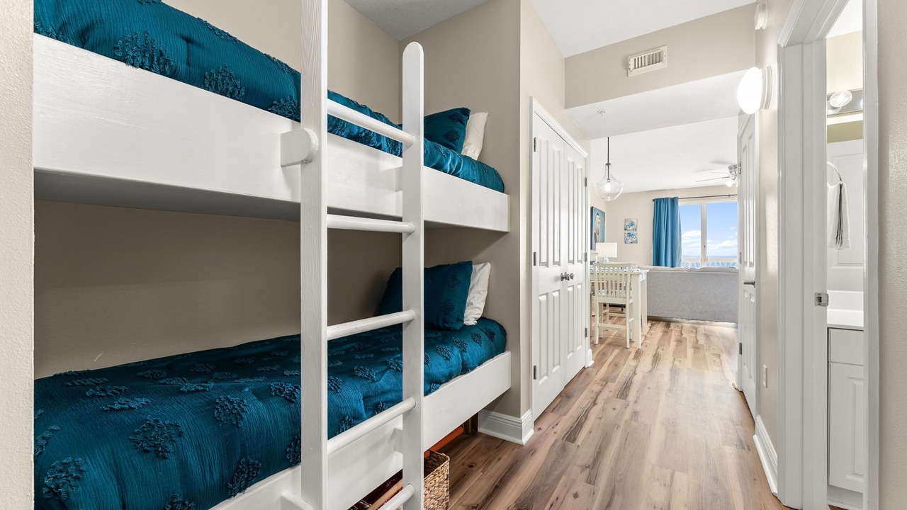 Photo of Bedroom in Miramar Beach