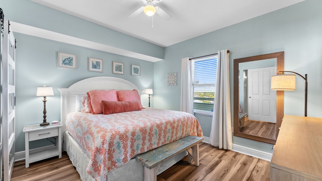 Photo of Bedroom in Miramar Beach