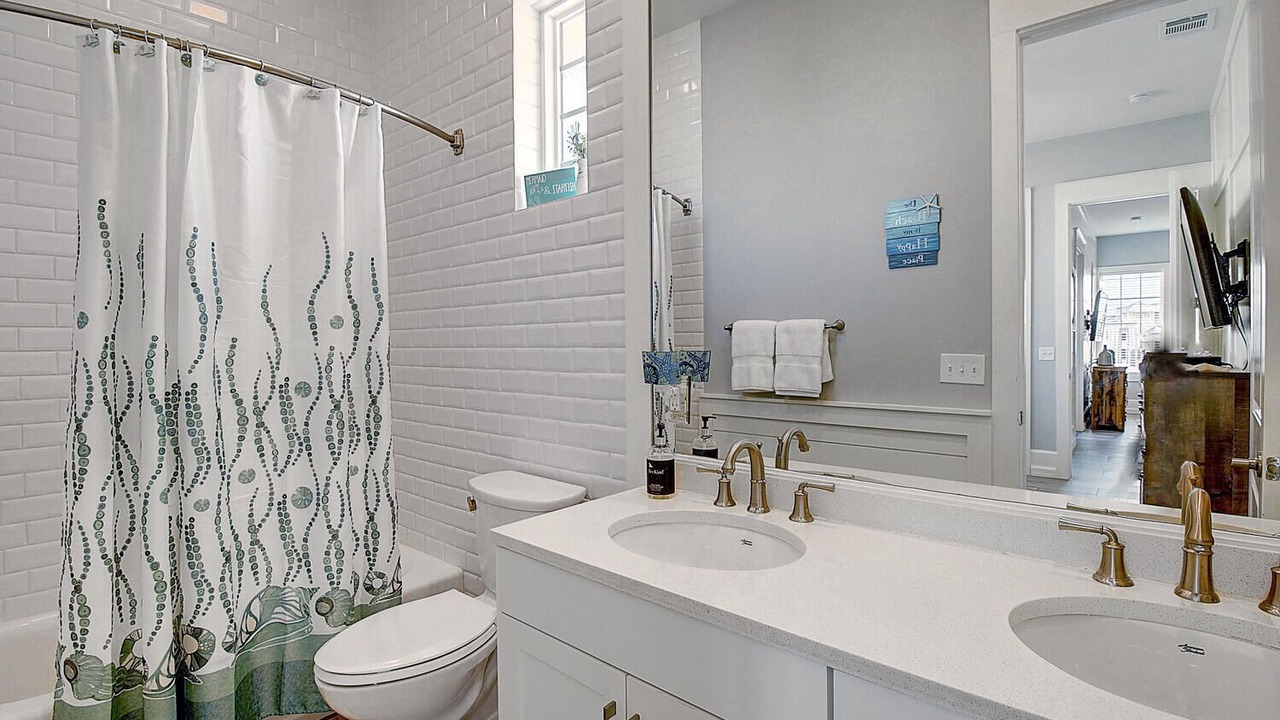 Photo of Bathroom in Cinnamon Shore