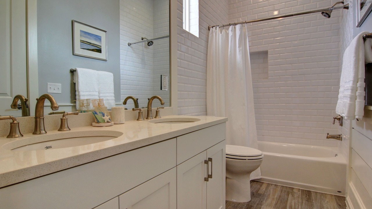 Photo of Bathroom in Cinnamon Shore