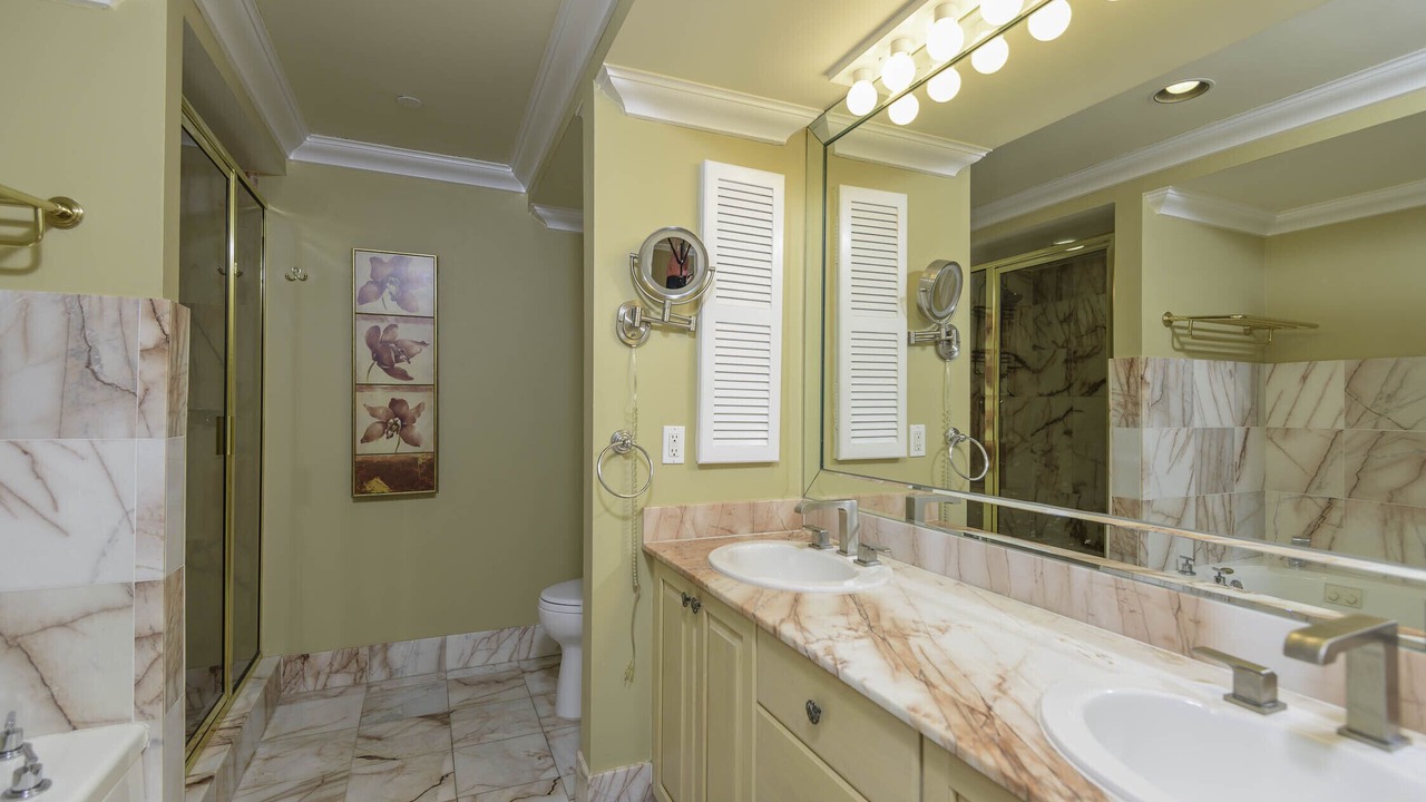 Photo of Bathroom in Truman Annex